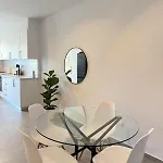 The Minimal Nest * ניקוסיה