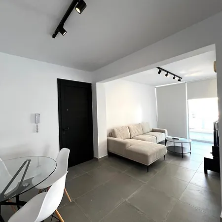 דירה The Minimal Nest ניקוסיה