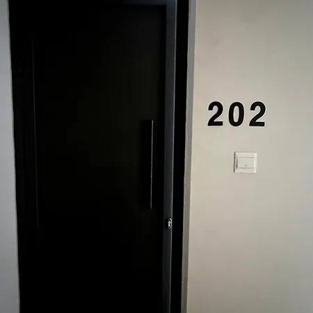 The Minimal Nest Nicosie